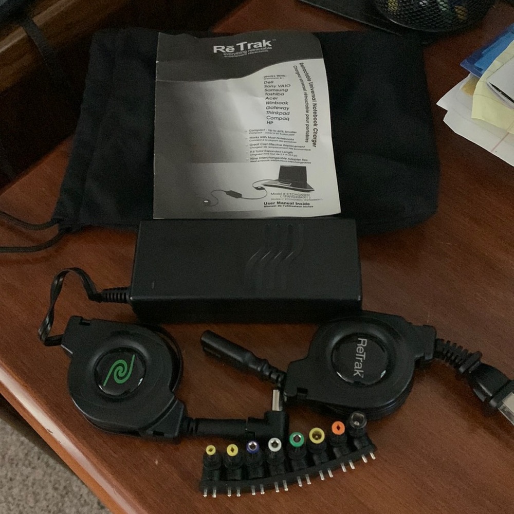 ReTrak retractable universal notebook charger